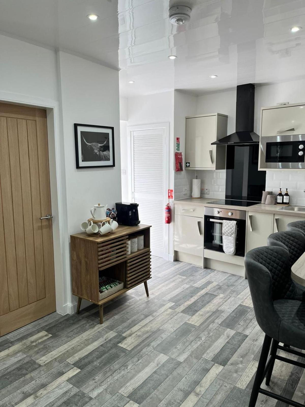 39 Wells Street Apartment Инвернес Екстериор снимка