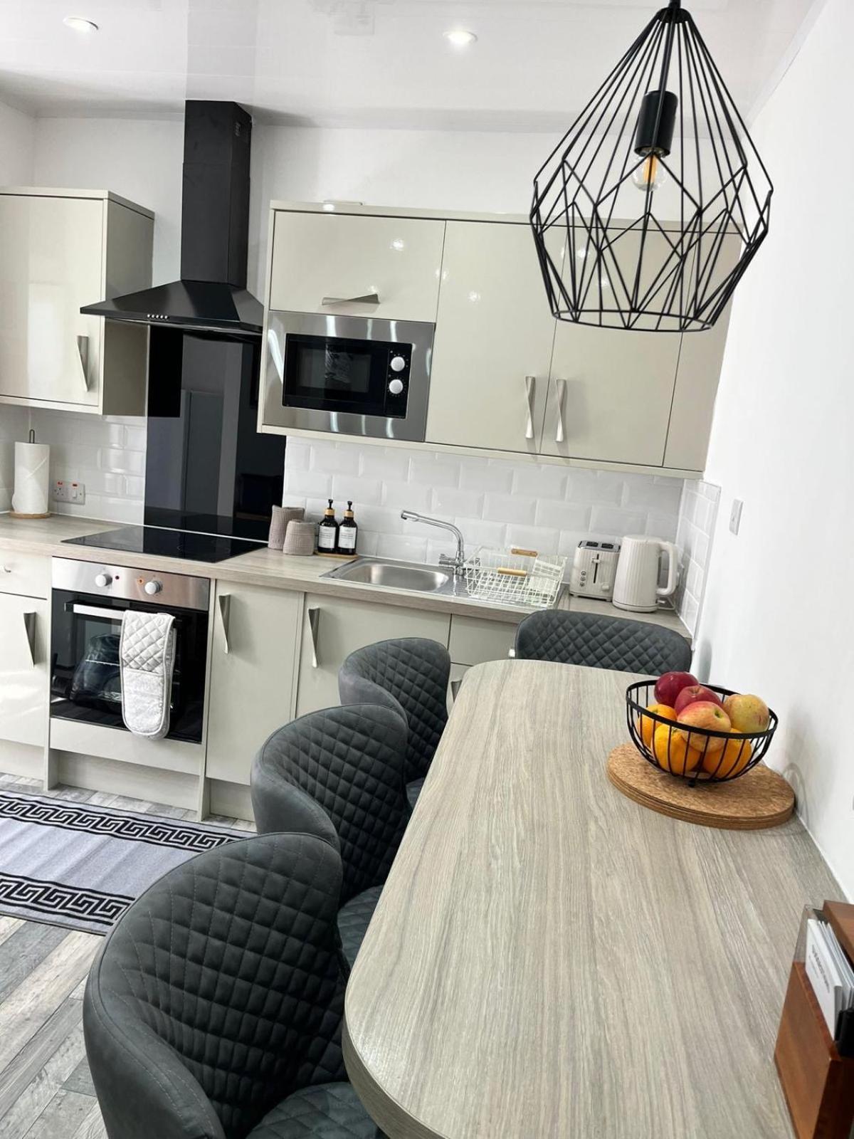 39 Wells Street Apartment Инвернес Екстериор снимка