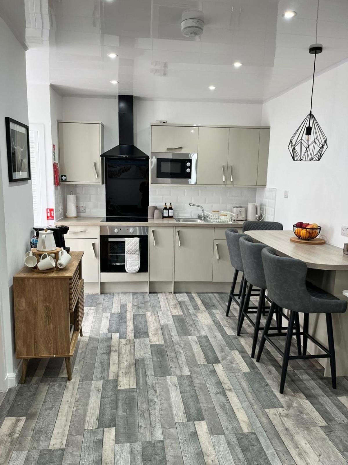 39 Wells Street Apartment Инвернес Екстериор снимка